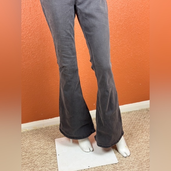 We The Free Dark Gray Flare Jeans Size 32. - Picture 4 of 16